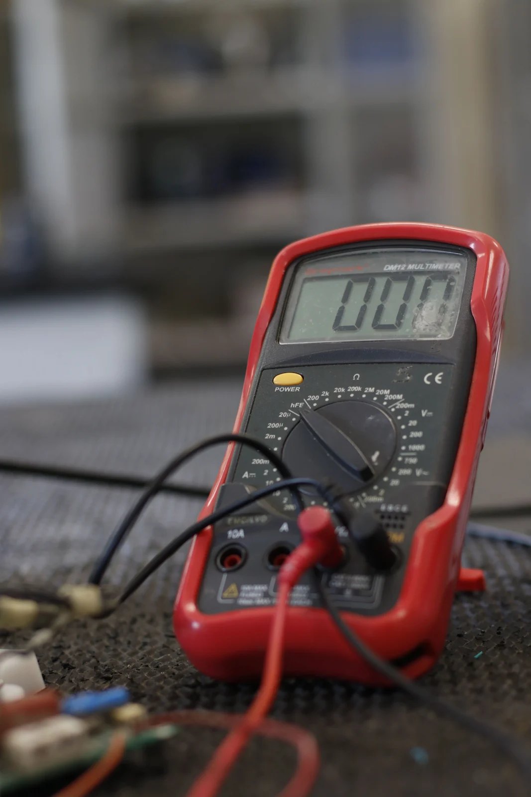 Multimeter als Symbolbild für Messtechnik